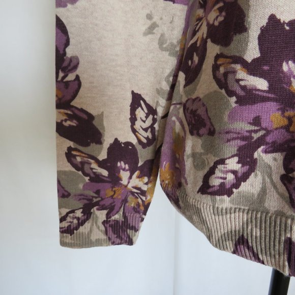 NWT Croft & Barrow Women’s V-neck Floral Motif Knit Top M - Picture 4 of 11